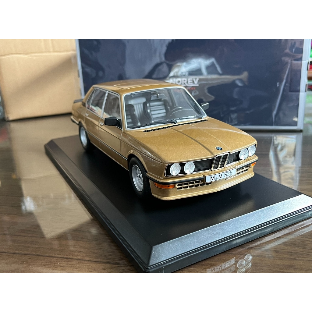 ข้อเสนอพิเศษ หนึ่ง NOV ยี่ห้อใหม่ 1: 18 BMW 5 Series BMW 535i M5 รถโลหะผสมรุ่นคอลเลกชันเครื่องประดับ