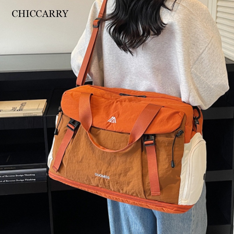CHICCARRY กระเป๋าเดินทางแบบบล็อกสีกระเป๋ายิมแบบใช้มือถือความจุขนาดใหญ่พร้อมกระเป๋าสะพายข้างแยกเปียก-แห้งสําหรับการเดินทางเพื่อธุรกิจแบบสั้น