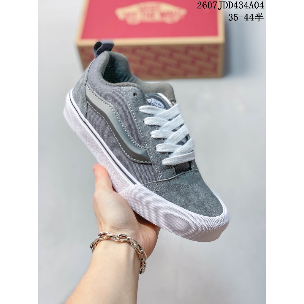 Vans Knu Skool รองเท้าลําลอง