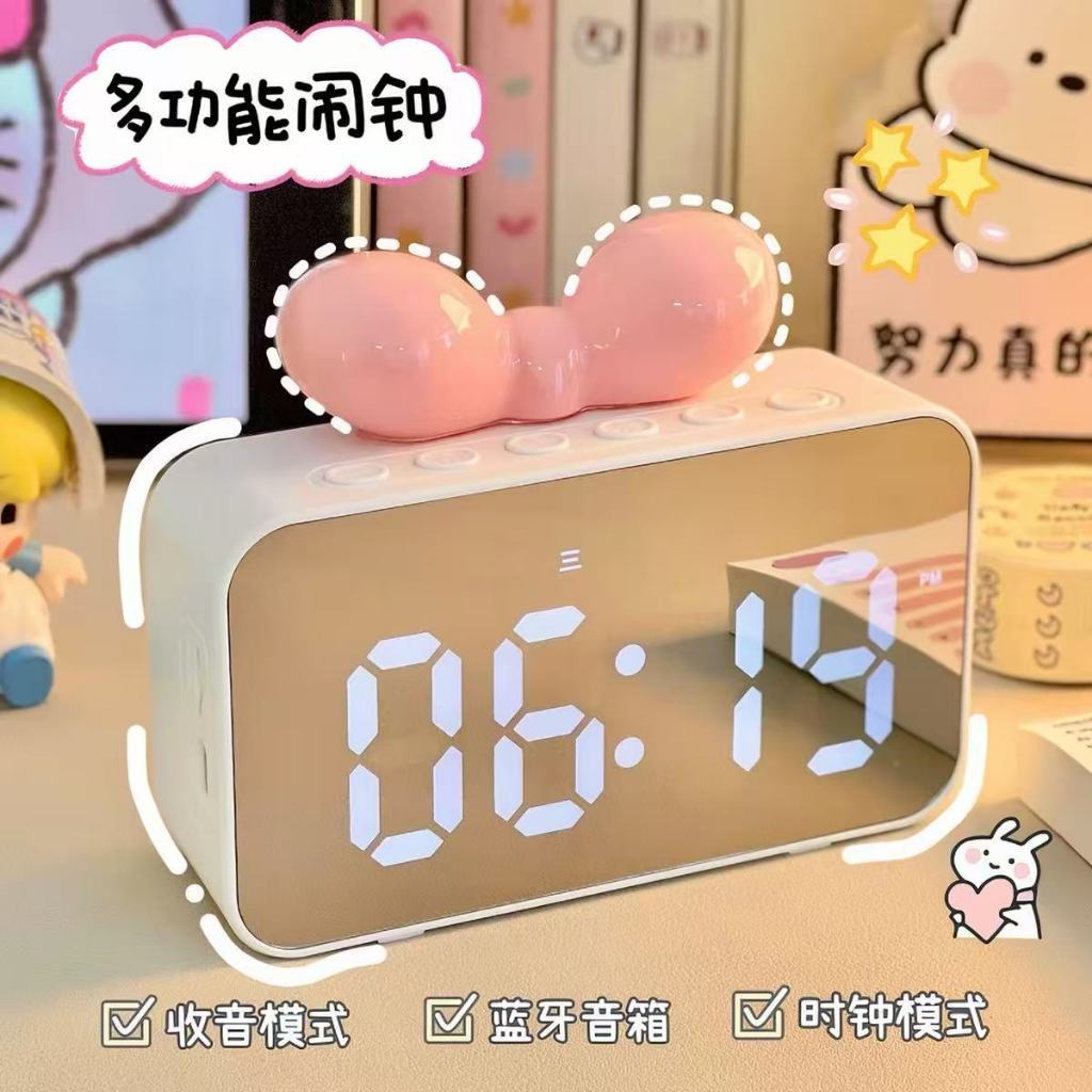นาฬิกาลำโพงบลูทู ธ แบบพกพาดั้งเดิมและวิทยุ Fm ไร้สายเบสมินิสเตอริโอ สัญญาณเตือนจอแสดงผล