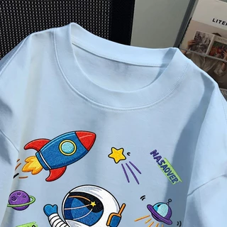 【จัดส่งจากกรุงเทพฯ】🔥NASA ทรงใหญ่ ฤดูร้อน คอกลม แขนสั้น ไซไฟ ลายนักบินอวกาศ🚀 ยูนิเซ็กส์ ใส่ได้ทุกโอกาส เสื้อ YG4473