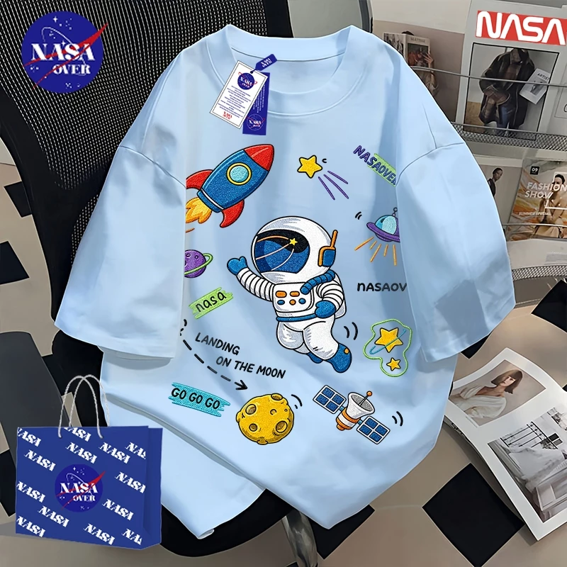 【จัดส่งจากกรุงเทพฯ】🔥NASA ทรงใหญ่ ฤดูร้อน คอกลม แขนสั้น ไซไฟ ลายนักบินอวกาศ🚀 ยูนิเซ็กส์ ใส่ได้ทุกโอกาส เสื้อ YG4473