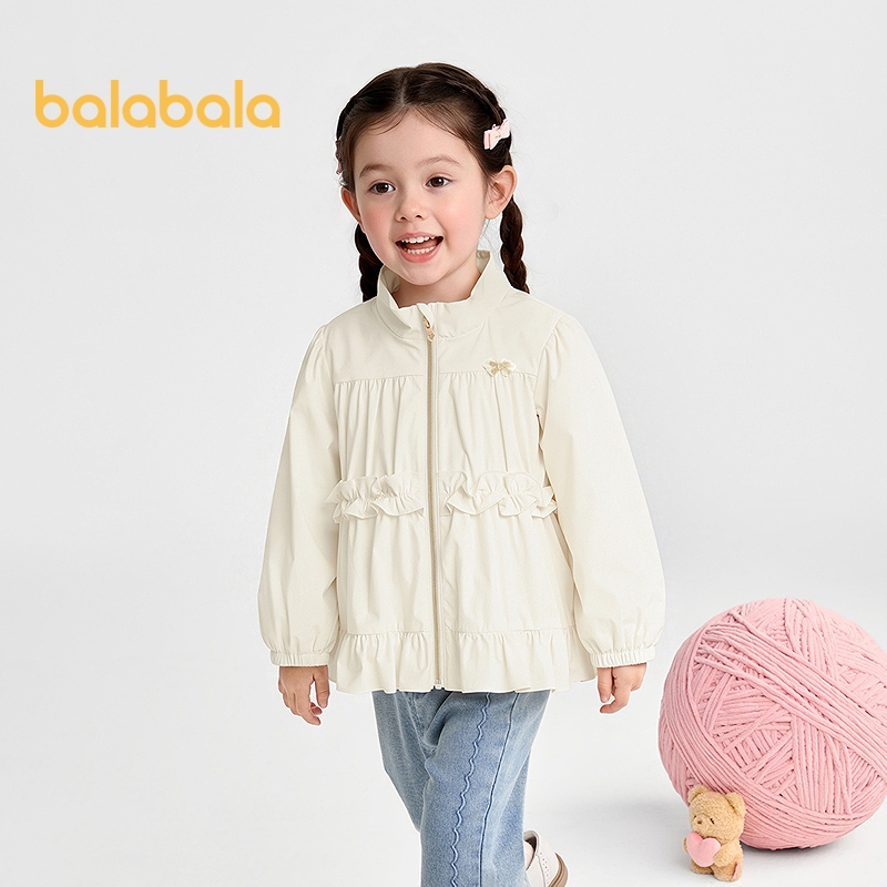 Balabala แจ็คเก็ตสาวเด็กหวานยืนปกสาย Ruffle Ruched 2026 ฤดูใบไม้ร่วงสวมใส่ทุกวันโรงเรียนวันเล่นกลางแจ้งวันหยุดน่ารักดูง่ายเวลาเล่นครอบครัว