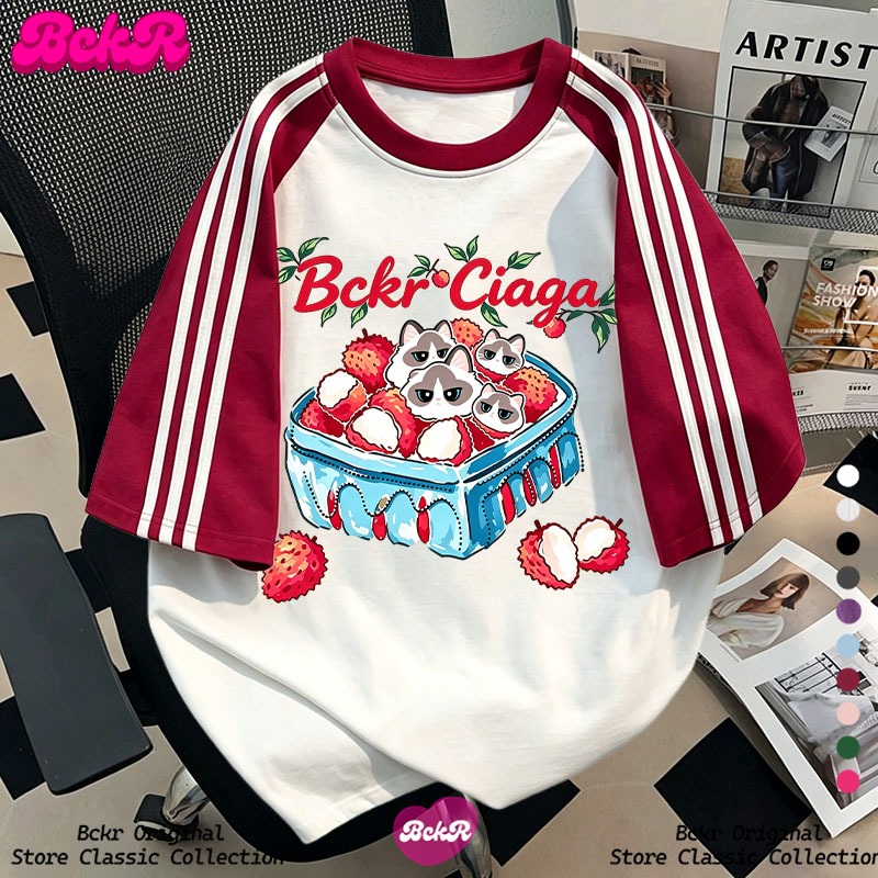 【จัดส่งตลอด24ชั่วโมง】 BCKRลายกราฟฟิตี้ลูกแมวลิ้นจี่ชุดหน้าร้อนคอกลมเสื้อ oversizeผู้หญิงtshirtYG1325
