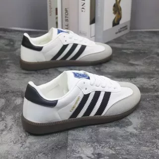 สินค้าใหม่ Moral Training Retro รองเท้าผ้าใบ 2025 สไตล์ใหม่ผู้ชายผู้หญิงคู่ All-Match Casual สบายสวมใส่อินเทรนด์แฟชั่นรองเท้าผู้ชาย