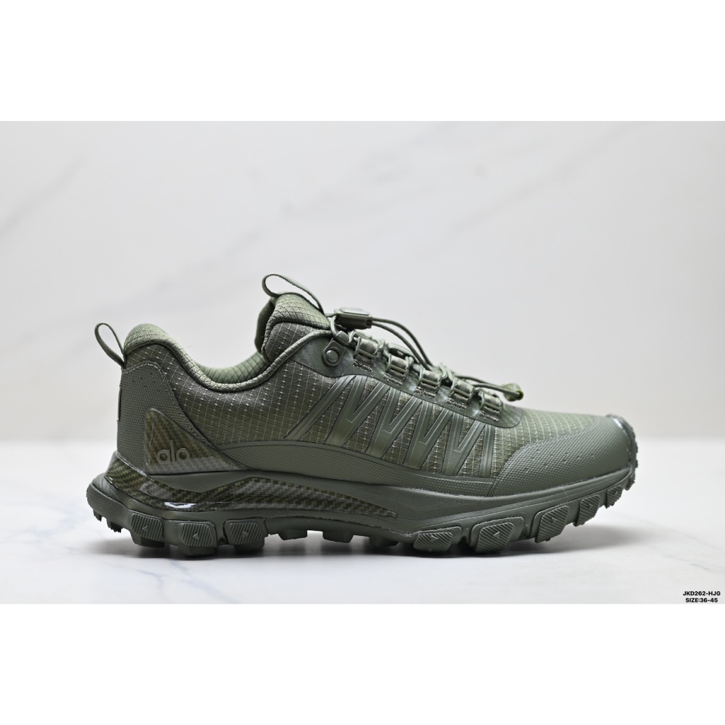 Alo Yoga Alo Runner Trail รองเท้าวิ่ง