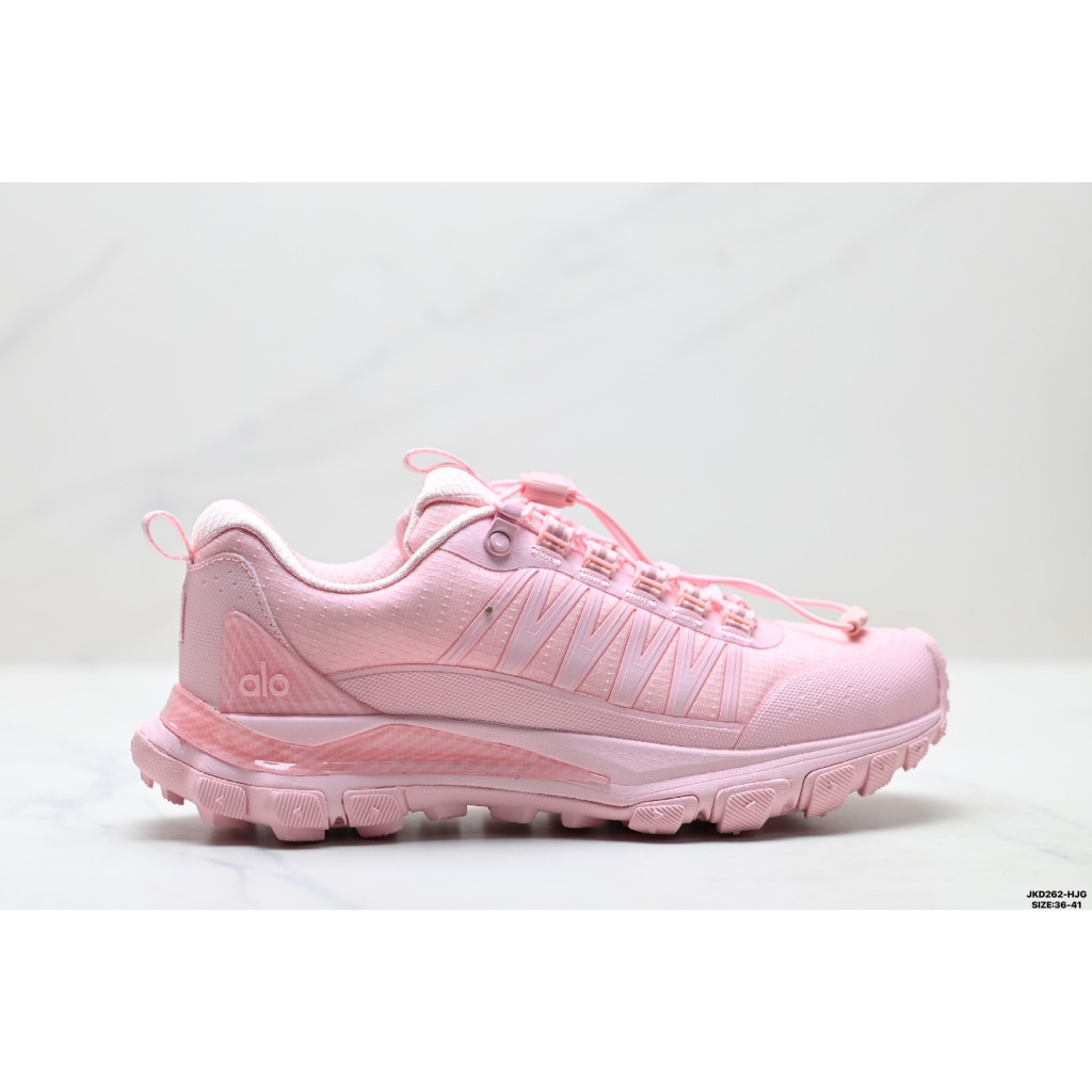 Alo Yoga Alo Runner Trail รองเท้าวิ่ง