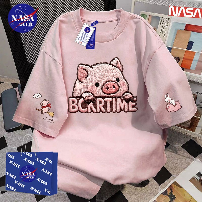 【จัดส่งตลอด 24 ชั่วโมง】🔥NASA ลายกราฟฟิตี้หมูน้อยชุดหน้าร้อนคอกลมเสื้อ🐷oversizeผู้หญิงtshirtYG3578