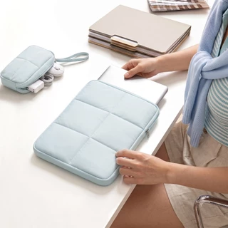 FULL DESIGN Nori กระเป๋าใส่โน้ตบุ๊ก 12/13/14/15 นิ้ว กันกระแทก กันน้ำ ผ้า Puffy ปกป้องรอบด้าน แถมกระเป๋าเล็ก