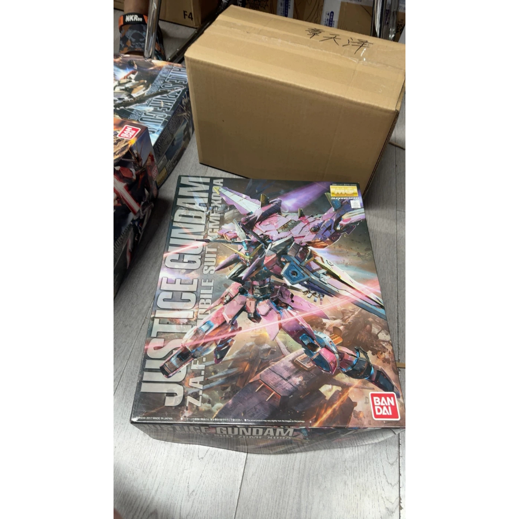 Bandai 1/100 MG Justice Gundam ZGMF-X09A Justice SEED Model Kit