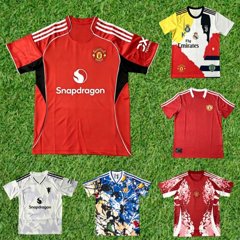 เสื้อยืดแฟนบอลแมนเชสเตอร์ยูไนเต็ด ฤดูกาล 2025/26/27 สนามเหย้าสนามเยือนลายกราฟฟิตี้