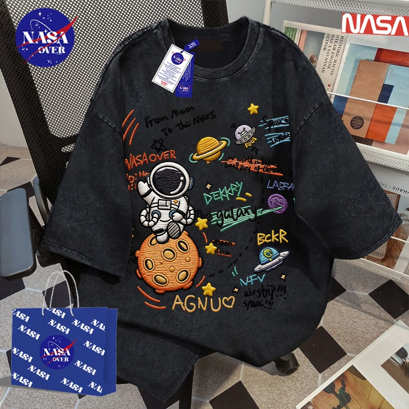 【จัดส่งจากกรุงเทพฯ】🔥NASA 100%Cotton ฤดูร้อน ยูนิเซ็กส์ แขนสั้น ปักลายเทียม นักบินอวกาศ🚀 ทรงหลวม cool สีฟอกเทา คอกลม เสื้อ YG4641