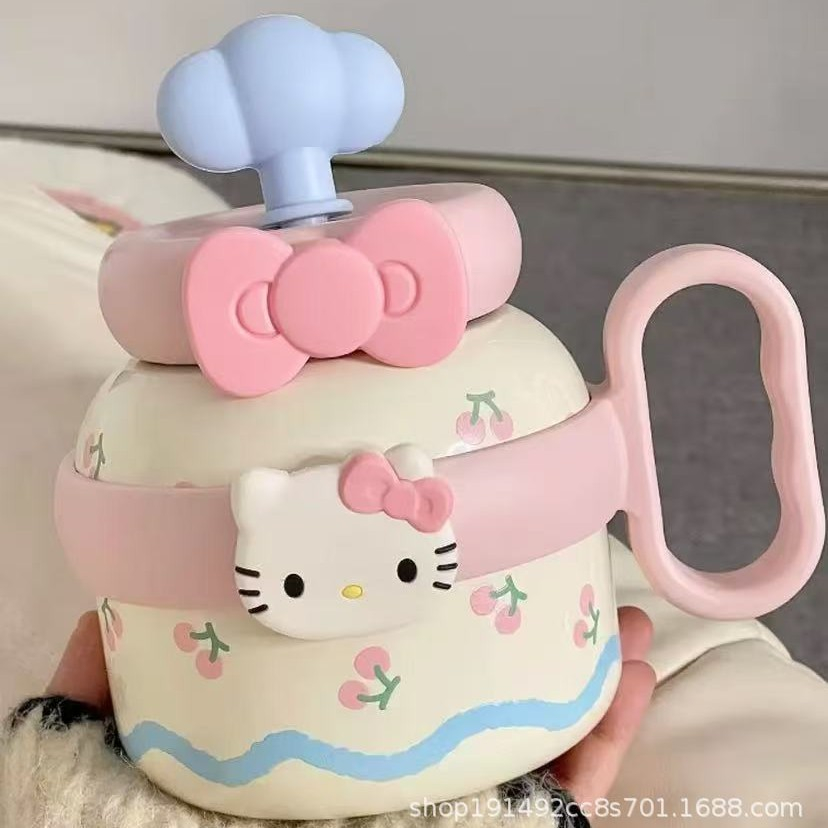 Kitty แก้วน้ำมีหลอดดูดขนาดใหญ่ ✨ น่ารักสุดๆ สำหรับสาวๆ วัสดุปลอดภัย ทนเย็นทนร้อน มีหูจับกันร้อน