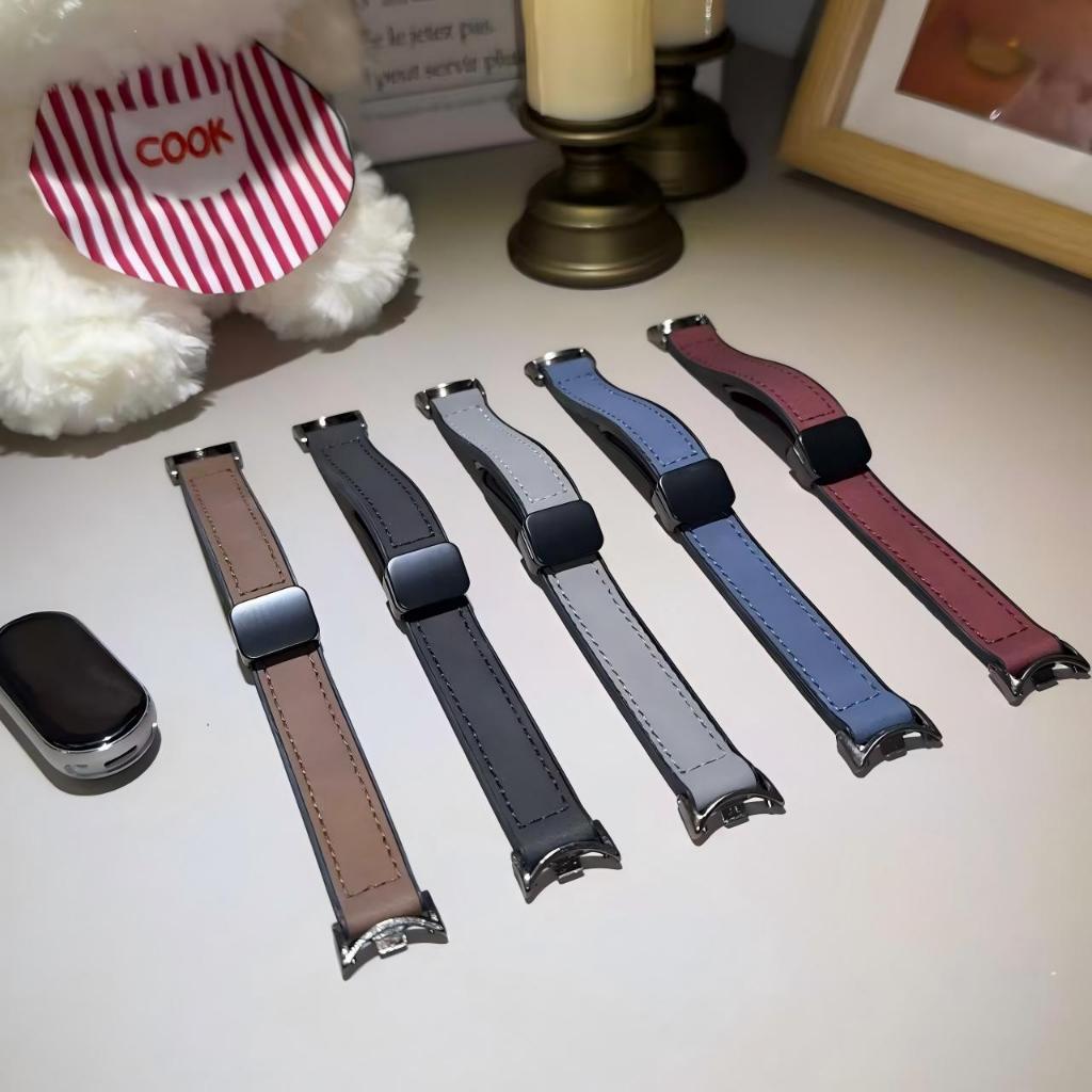 Xiaomi Smart Band 8 9 10 สายรัดสําหรับ เสี่ยวหมี่ ปราดเปรื่อง Mi Band 8/9/10 วงดนตรี สายรัดแม่เหล็กหนัง ไมล์ วงดนตรี สายรัดสายหนังสปอร์ตกันน้ํา