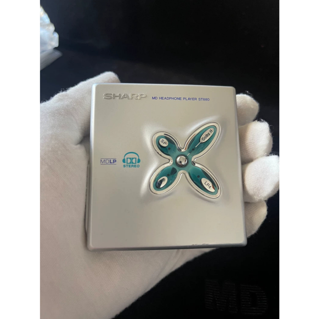 Sharp ST880 Portable MD Player – Silver "Big Butterfly", 1 บิต Amp VintageAudio MDPlayer Sharp