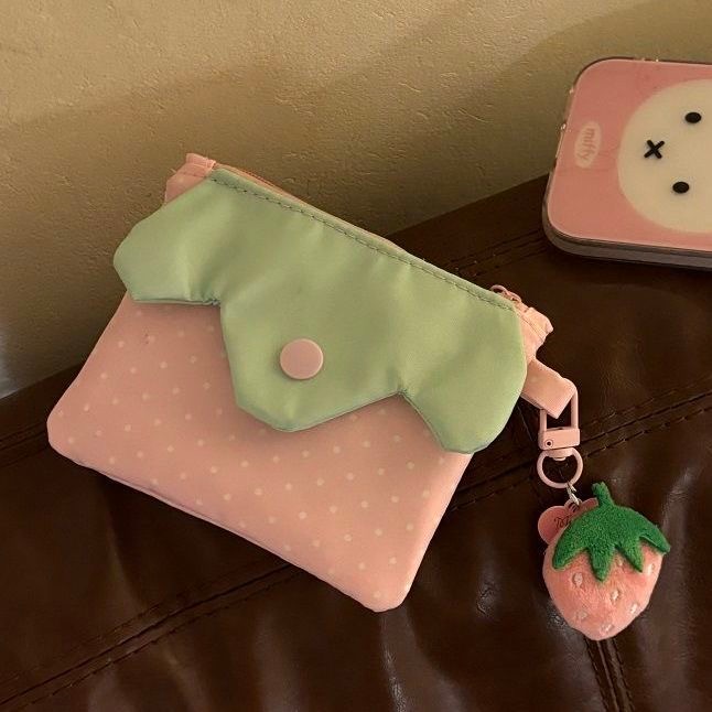 กระเป๋าใส่เหรียญลายสตรอเบอร์รี่ กระเป๋าใส่กล้องCCD ใส่เหรียญ บัตร บัตรประชาชน