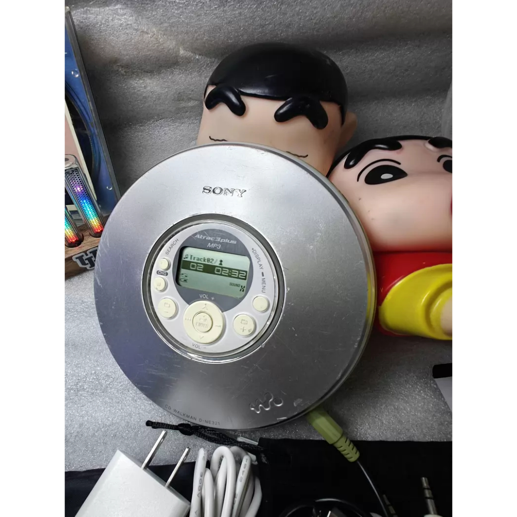 เครื่องเล่น CD/MP3 แบบพกพา Sony D-NE321 – เอาต์พุตสูง เอฟเฟกต์เสียง 4 แบบที่ตั้งไว้ล่วงหน้า VintageA