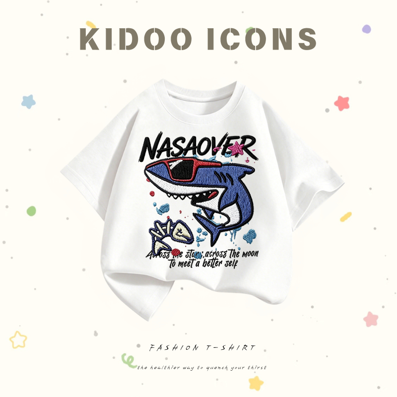✨จัดส่งตลอด 24 ชั่วโมง✨ KIDOO ICONS มาใหม่เด็กแขนสั้นเสื้อยืดฤดูร้อนการ์ตูนพิมพ์รอบคอผ้าฝ้ายแท้ ลายลายฉลามใส่แว่นกันแดดสุดเท่ #A01+5689