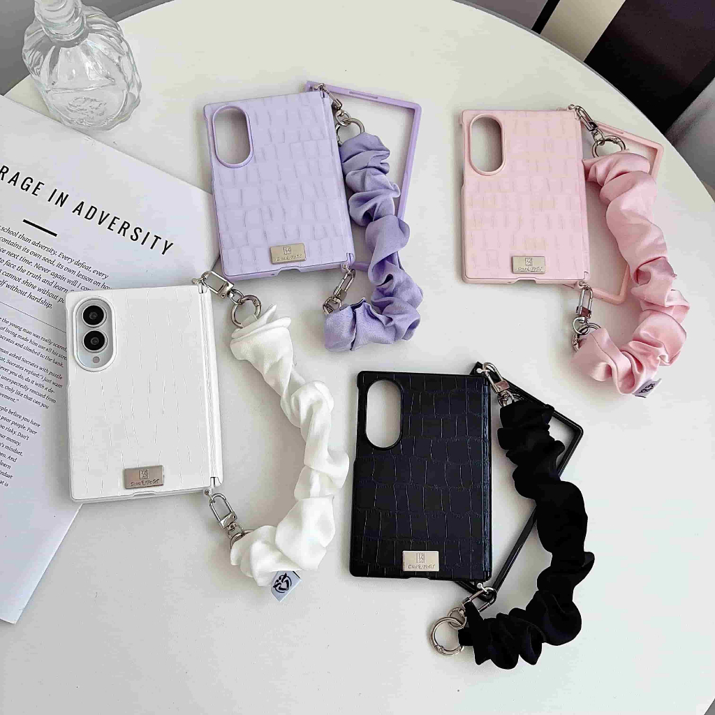 ลายหนังจระเข้ สร้อยข้อมือ พับเคส Samsung Galaxy Z Fold8 Wide อะคริลิก ป้องกันการลื่นไถลและขีดข่วน เปลือกโทรศัพท์พับของซัมซุง