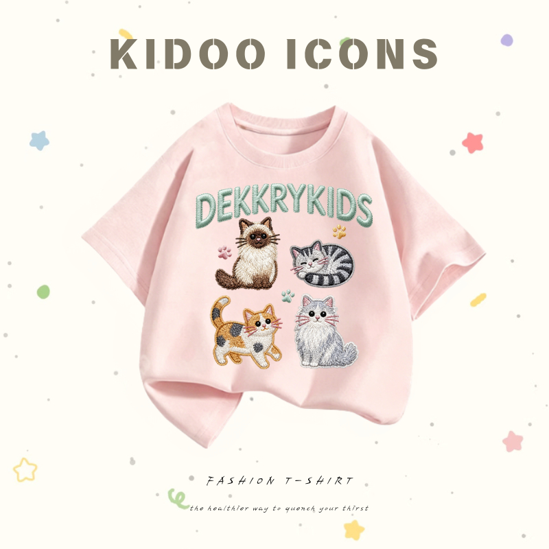 KIDOO ICONS เสื้อยืดเด็กคอกลมผ้าฝ้าย 100% ลายตัวอักษรแมวการ์ตูนน่ารัก แขนสั้น สไตล์เกาหลี #A01+6167
