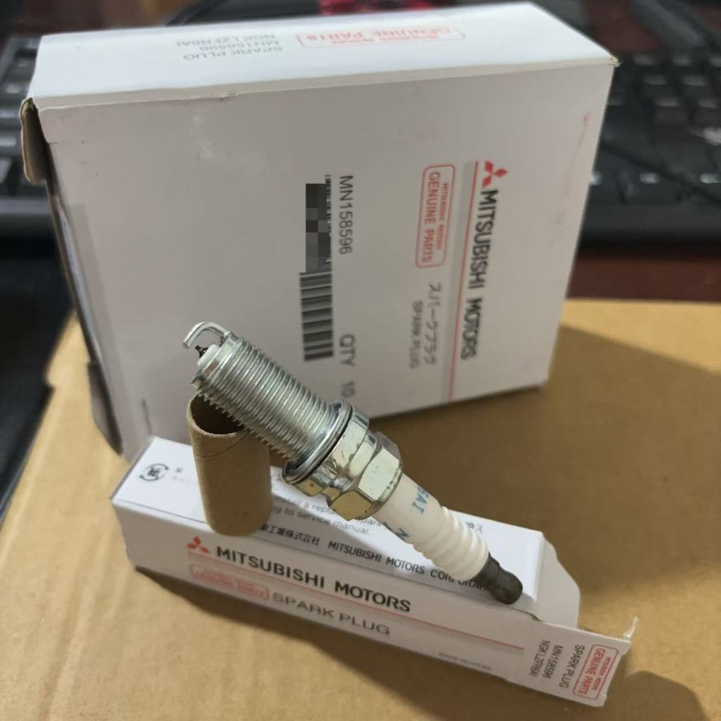 LZFR6AI MN158596 หัวเทียน NGK Iridium เหมาะสําหรับ Mitsubishi Suzuki Style Disjunge Lingshen Fumeila