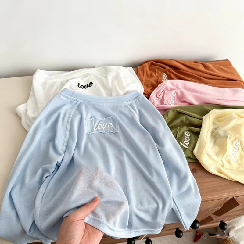 เสื้อคลุมแขนยาวกันแดดสำหรับเด็ก เสื้อยืดบางเบาสำหรับฤดูร้อนสำหรับเด็กชายและเด็กหญิง