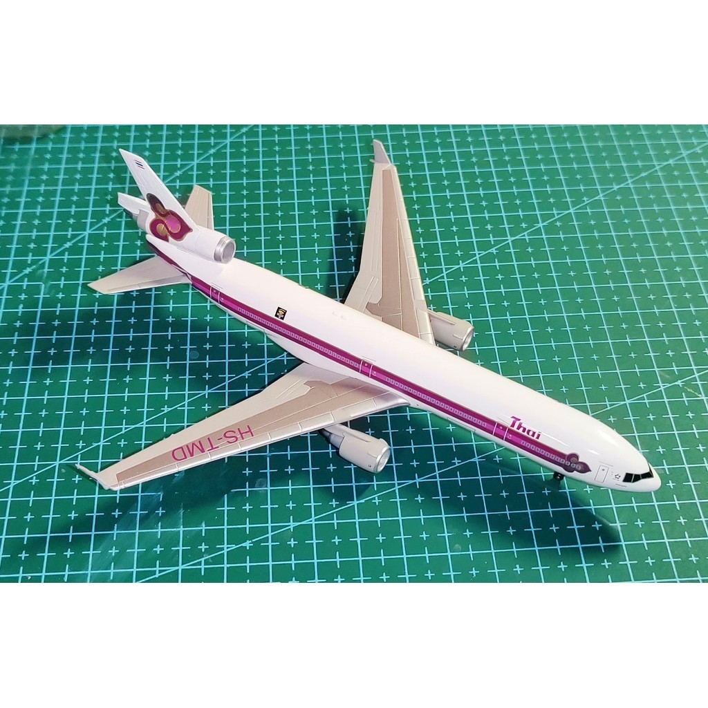 1/400 MD-11+++747-400F 2台合