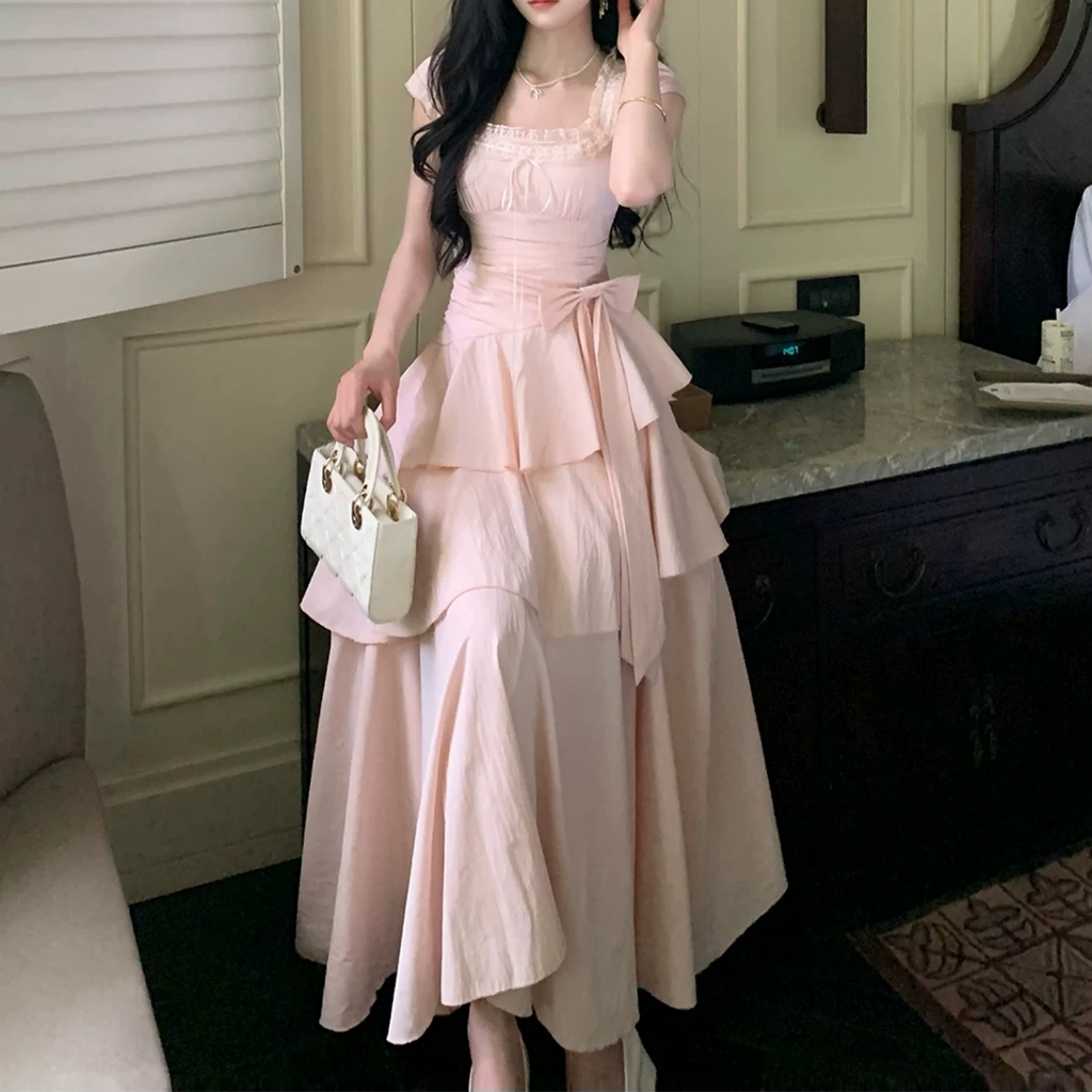 ฝรั่งเศสสแควร์คอลูกไม้ท่อเค้กชุดยาวเอวด้านข้างโบว์แคบผิดปกติชั้นที่สง่างามขนาดใหญ่แกว่งกระโปรงอ่อนโยนออกเดทนางฟ้า