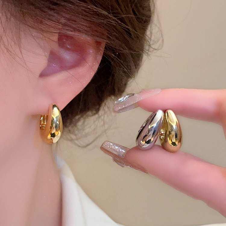 Minimalist Metallic U Shape Huggie ต่างหูออกแบบเฉพาะ Casual Daily Fashion Accessories