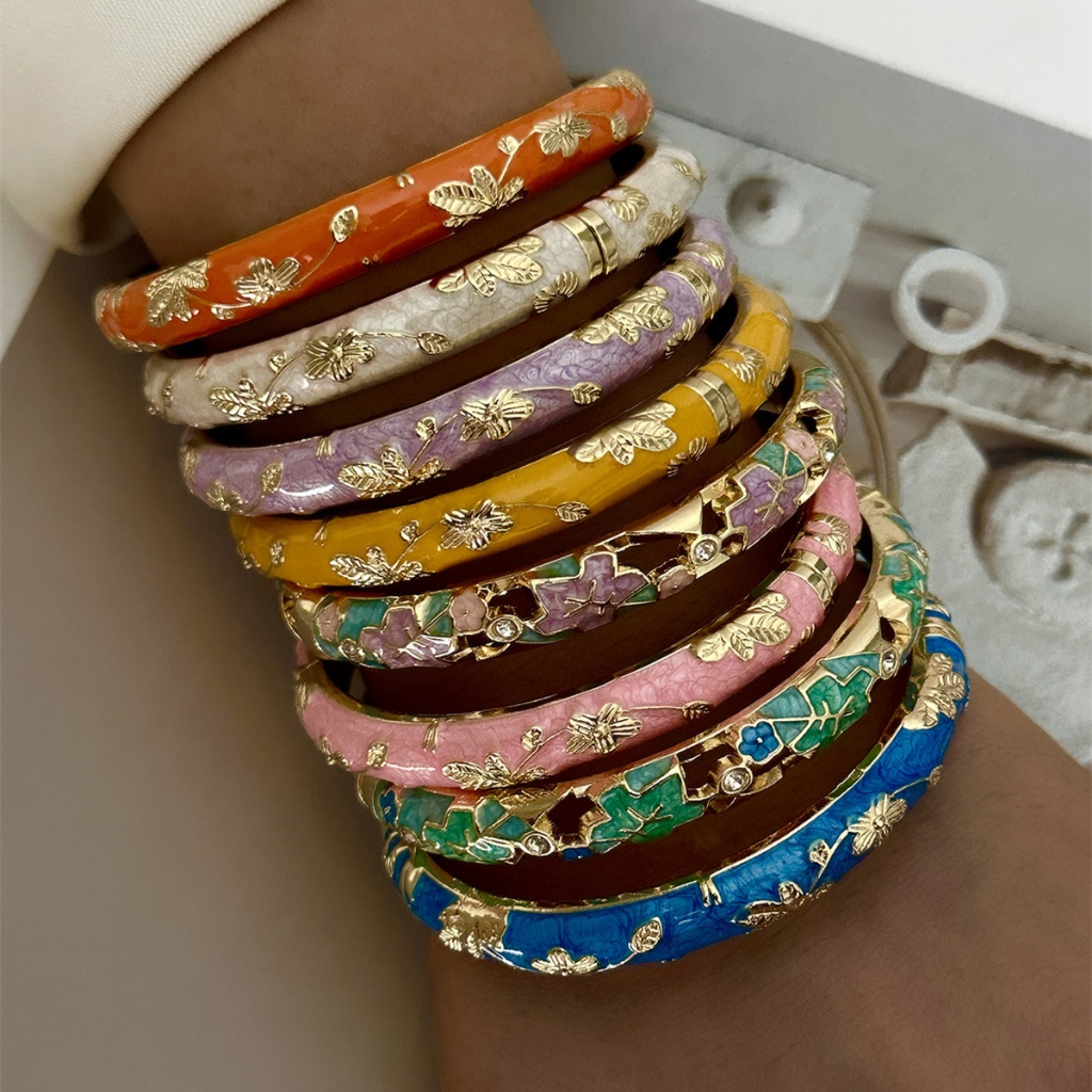 วินเทจดอกไม้เคลือบกําไลข้อมือสําหรับผู้หญิงย้อนยุคชุบทองดอกไม้แบบข้อมือสร้อยข้อมือทุกวันแฟชั่นอุปกรณ์เสริมของขวัญ