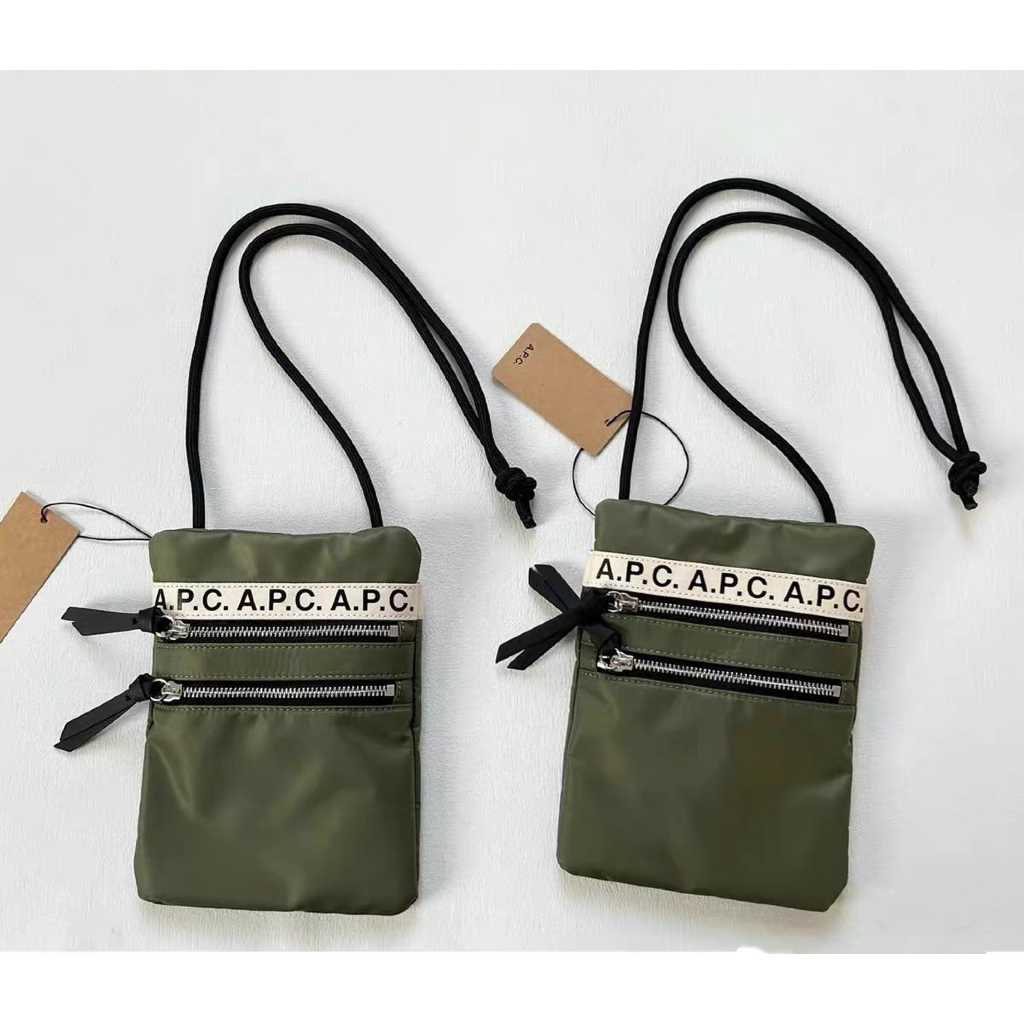 Apc เอพีซี ไนลอนน้ําหนักเบากระเป๋าซิปกระเป๋าโทรศัพท์กระเป๋าข้ามร่างกาย