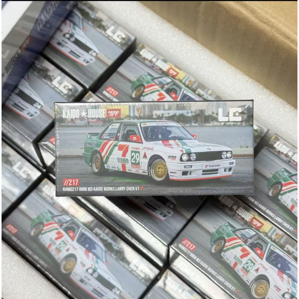 Kaido MINIGT 1: 64 BMW M3 E30 เปิดฝาครอบรุ่น V1 711 จําลองรถรุ่น
