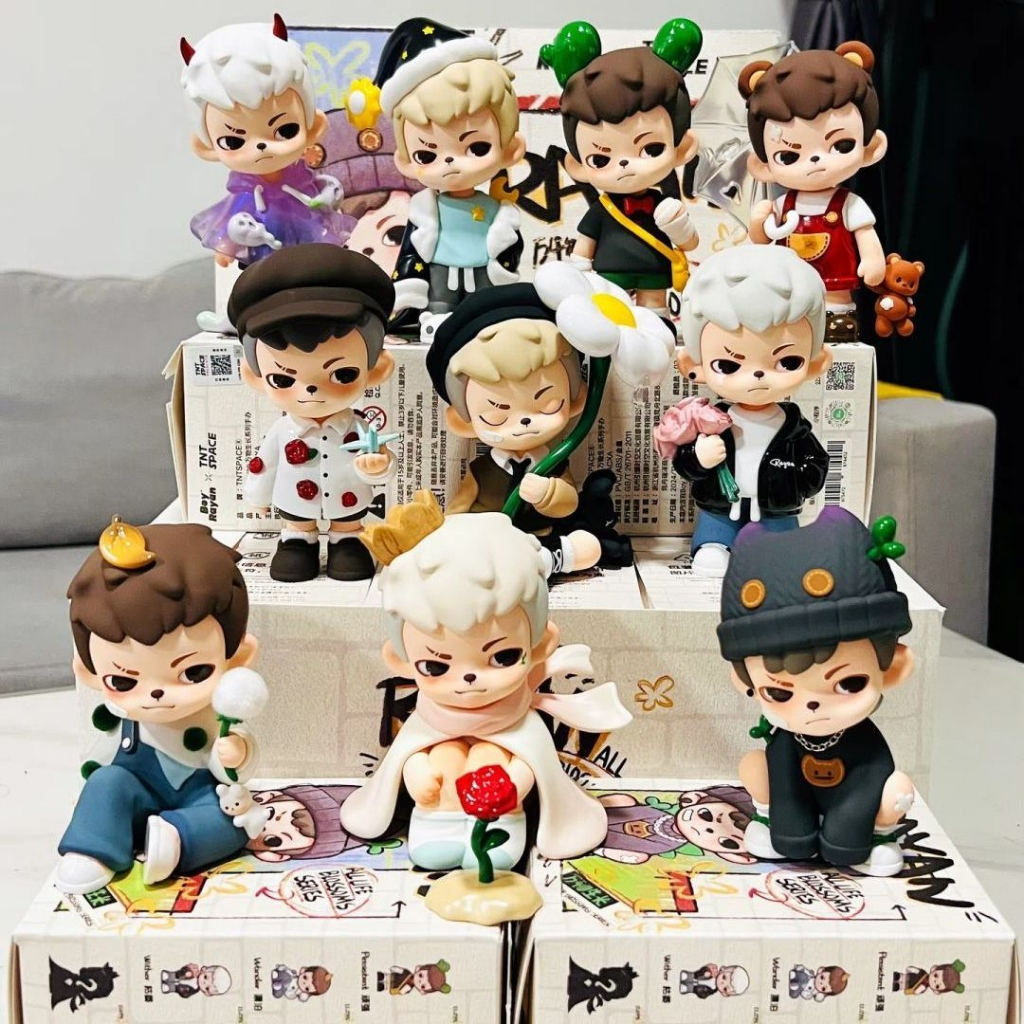 Boy Rayan Blossoms Series Cool Boy ตัวอักษรกล่องตาบอดยืนยันสไตล์ Secret ตุ๊กตาซ่อน PVC ABS สะสมเดสก์