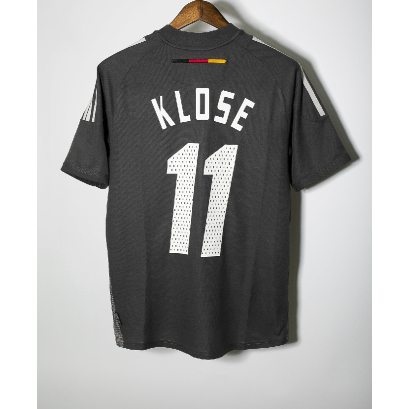 Top quality 2002 DG away fan edition retro tracksuit KLOSE #11