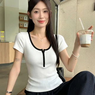 เสื้อยืดแขนสั้นผู้หญิง สีตัดกัน คอปกสี่เหลี่ยม กระชับร่างสไตล์เกาหลี เสื้อสั้น