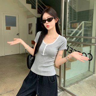 เสื้อยืดแขนสั้นผู้หญิง สีตัดกัน คอปกสี่เหลี่ยม กระชับร่างสไตล์เกาหลี เสื้อสั้น