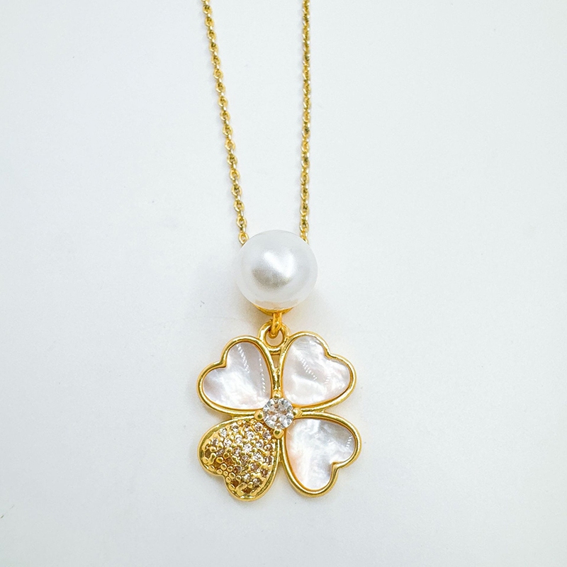 Niche Fashion Four Leaf Clover สร้อยคอมุกน้ําจืดธรรมชาติสําหรับผู้หญิง