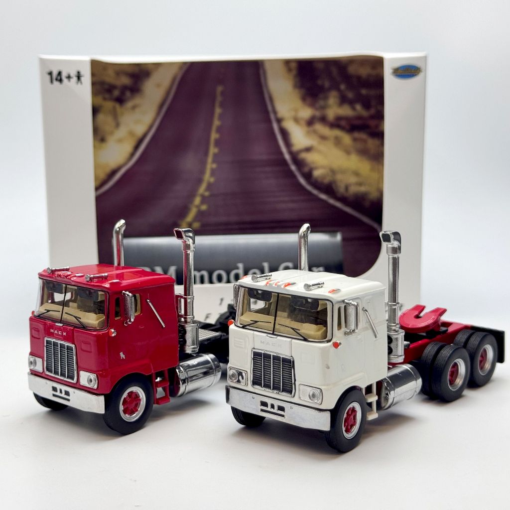 ชั้นวางด้านบน 1:64 Mack F700 Semi Tractor UnitโลหะผสมDiecastรุ่นรถสะสมของขวัญ