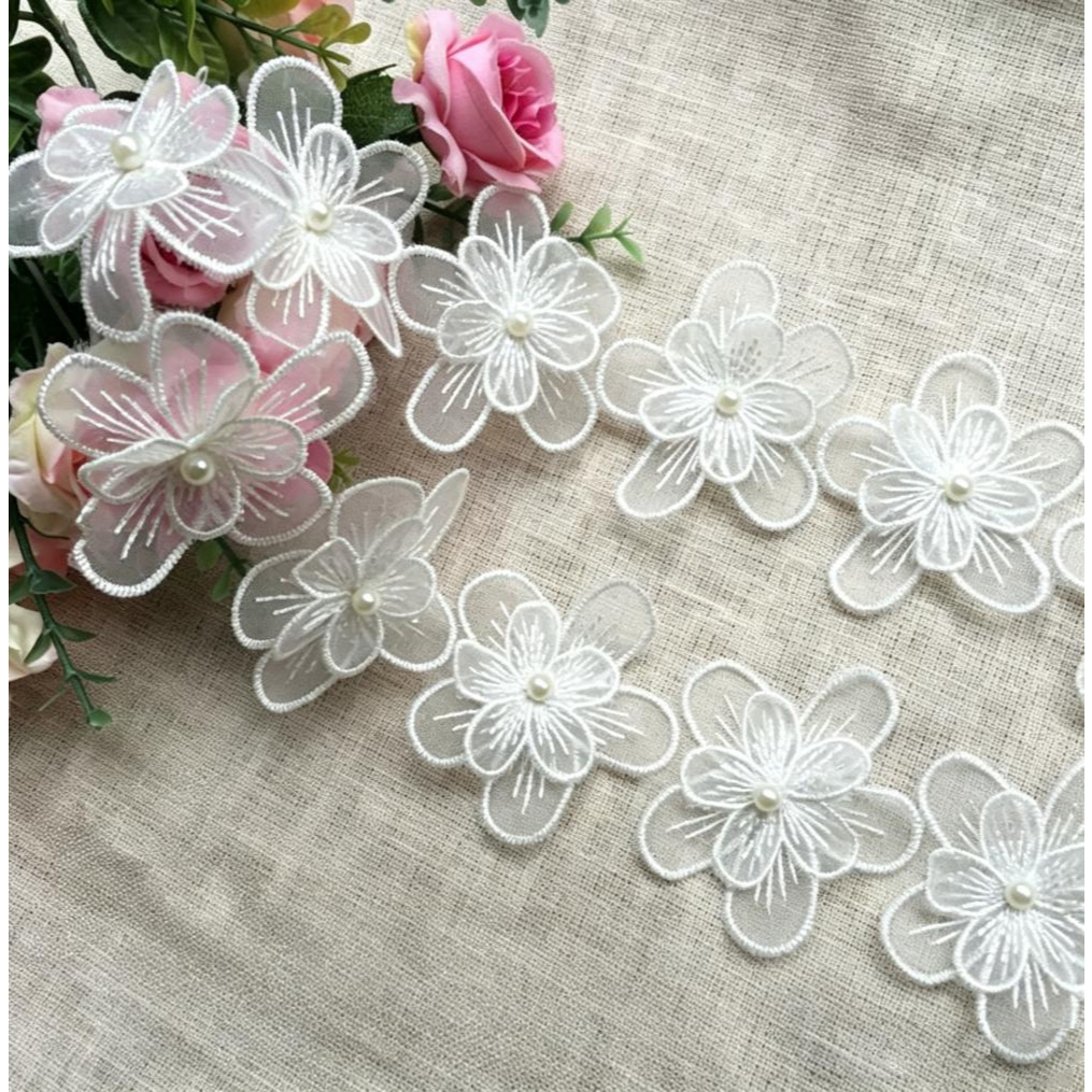 10 ชิ้น/แพ็คสีขาว Organza ดอกไม้แพทช์ลูกปัดตาข่ายเย็บปักถักร้อย Applique เย็บดอกไม้เครื่องประดับสําหรับชุดแต่งงานเสื้อผ้า DIY ตกแต่ง