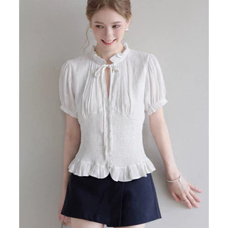 Ruffle Tie Blouse เสื้อเบลาส์ผู้หญิงคอผูกโบว์ขอบฟริลล์ แขนพองเอวย่นรัดทรงสัดส่วนดี ผ้าลายร่องบางเบา มี2สี ครีมอ่อน/น้ำตาล S-L