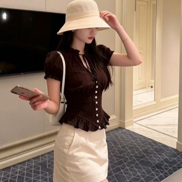 ฝรั่งเศส Laced-Up V คอแคบ-เอวเสื้อแขนสั้นผู้หญิง Retro Breasted Lotus Leaf Hem พัฟแขน Slim