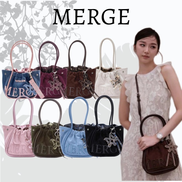 MERGE A Day Bag Mini In Suede กระเป๋าผ้าสักหลาด กระเป๋าถือและสะพายข้าง 7 สี ของแท้ 100%