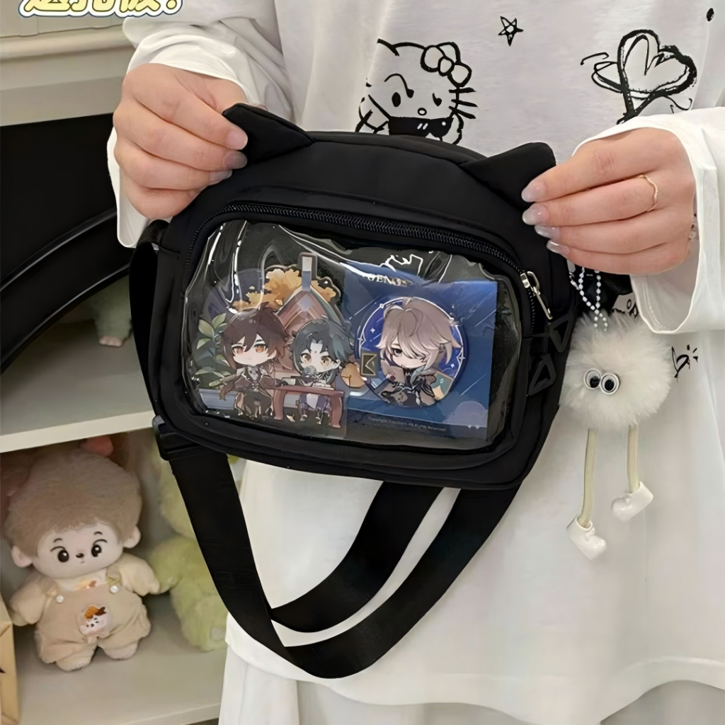 [จัดส่งจากกรุงเทพ] Cat Earache Bag Messenger Pouch หน้าต่างโปร่งใสสามารถถือป้ายบาร์อะนิเมะสองมิติกระเป๋า Ita ไหล่เดียว