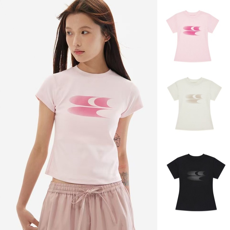 TeeCrush สาวร้อนสั้นเสื้อยืดผู้หญิงฤดูร้อนแขนสั้นแฟชั่นไหล่อย่างเป็นทางการSlim-Fit Cropped Top เสื้อสั้นเอวสวยดึงสัดส่วน#COD