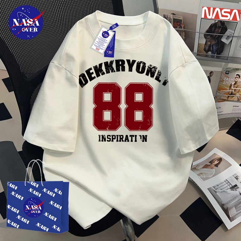 【จัดส่งจากกรุงเทพฯ】🔥NASA เสื้อยืด cotton ฤดูร้อน ยูนิเซ็กส์ แขนสั้น วินเทจ ลายตัวอักษรและตัวเลข ทรงหลวม คอกลม YG325