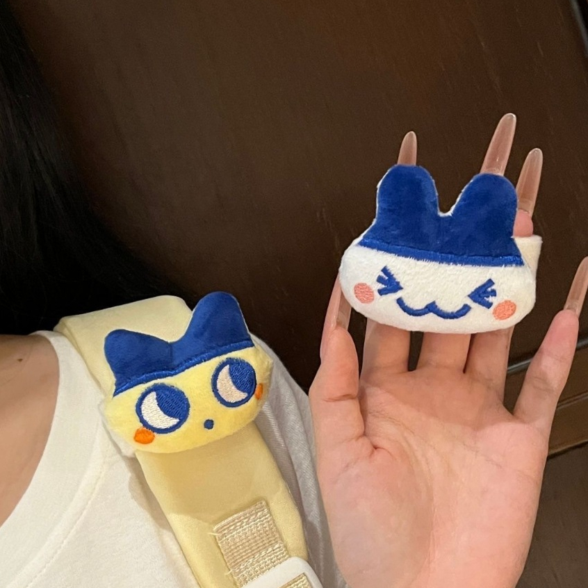 ตุ๊กตาขนปุยลายสัตว์เลี้ยงอิเล็กทรอนิกส์ ตกแต่งกระเป๋าเป้ สายรัดนิรภัยรถยนต์ เหมาะเป็นของขวัญ