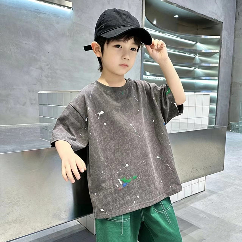 เด็กชายแขนสั้นฤดูร้อนสไตล์ใหม่เสื้อยืดผ้าฝ้ายแท้แฟชั่นเด็กชายหลวมหล่อสวมใส่ด้านนอกครึ่ง @-