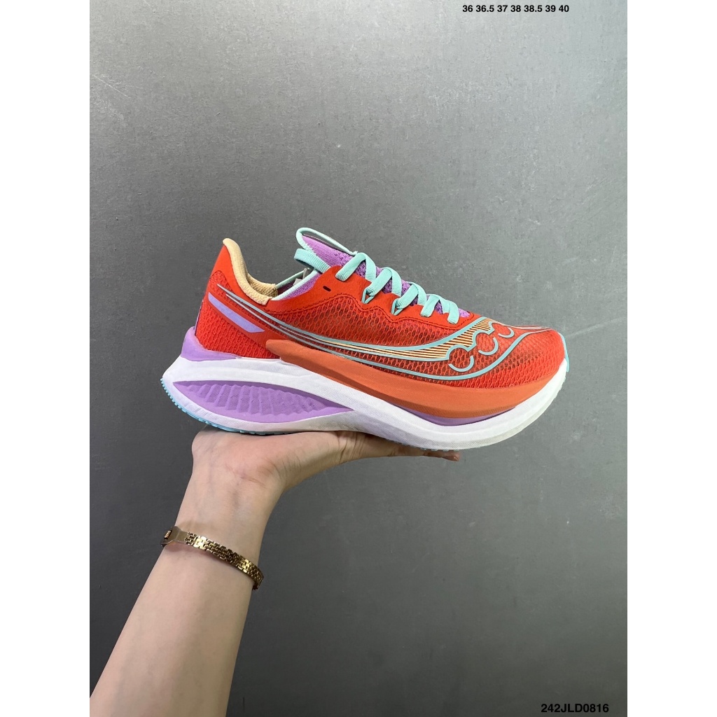 รองเท้าวิ่ง Saucony ENDORPHIN PRO 5