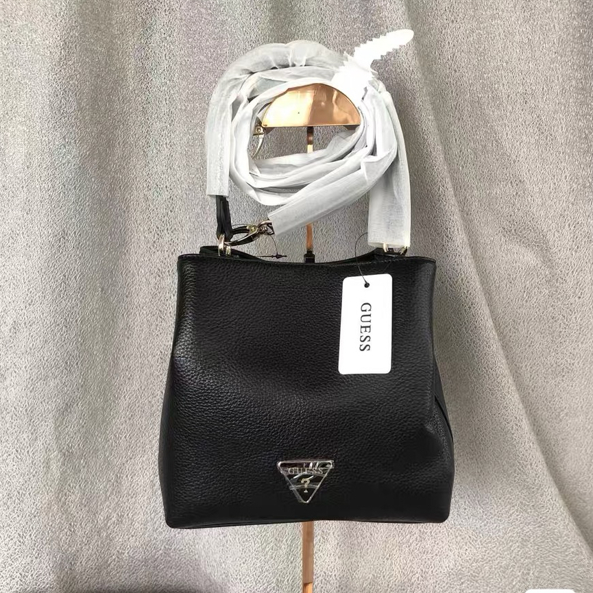 ใหม่ Guess กระเป๋าถือผู้หญิง กระเป๋าสะพายข้าง 26051001