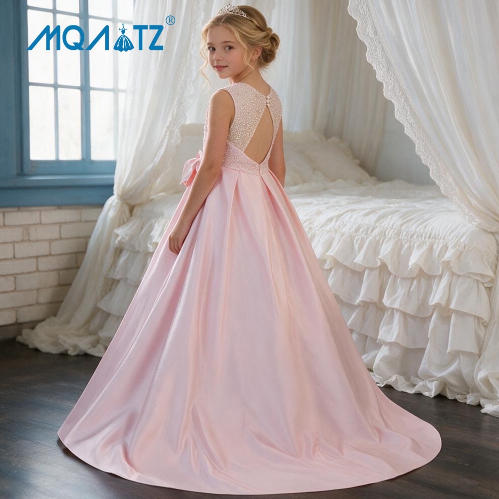 MQATZ สาวสีขาวซาตินชุดยาวแขนกุดลูกไม้ลูกปัดกลับ Cutout ดอกไม้สาวชุดรถไฟสําหรับงานแต่งงานประกวด ALP810